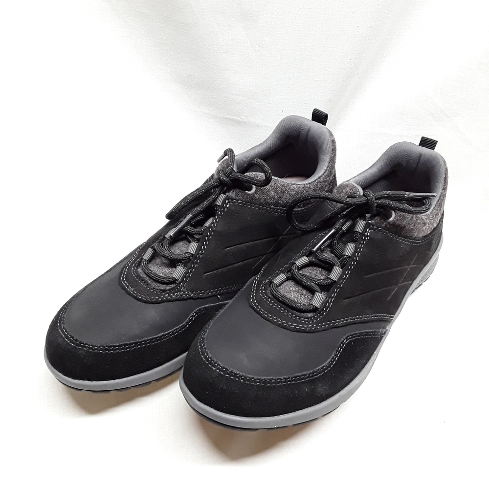 Easy Spirit sneakers😀😀😀Size 7.5